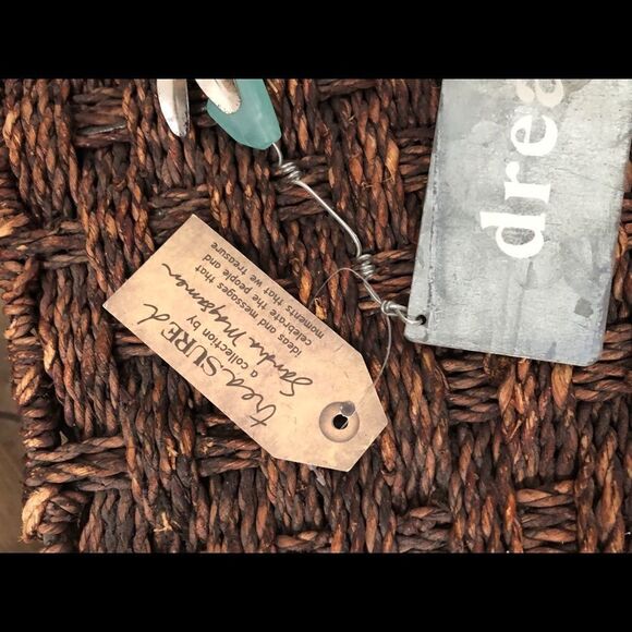 Dream It Believe It Rustic Tin Metal Farmhouse Flower Wall Decor Sign - Picture 2 of 3